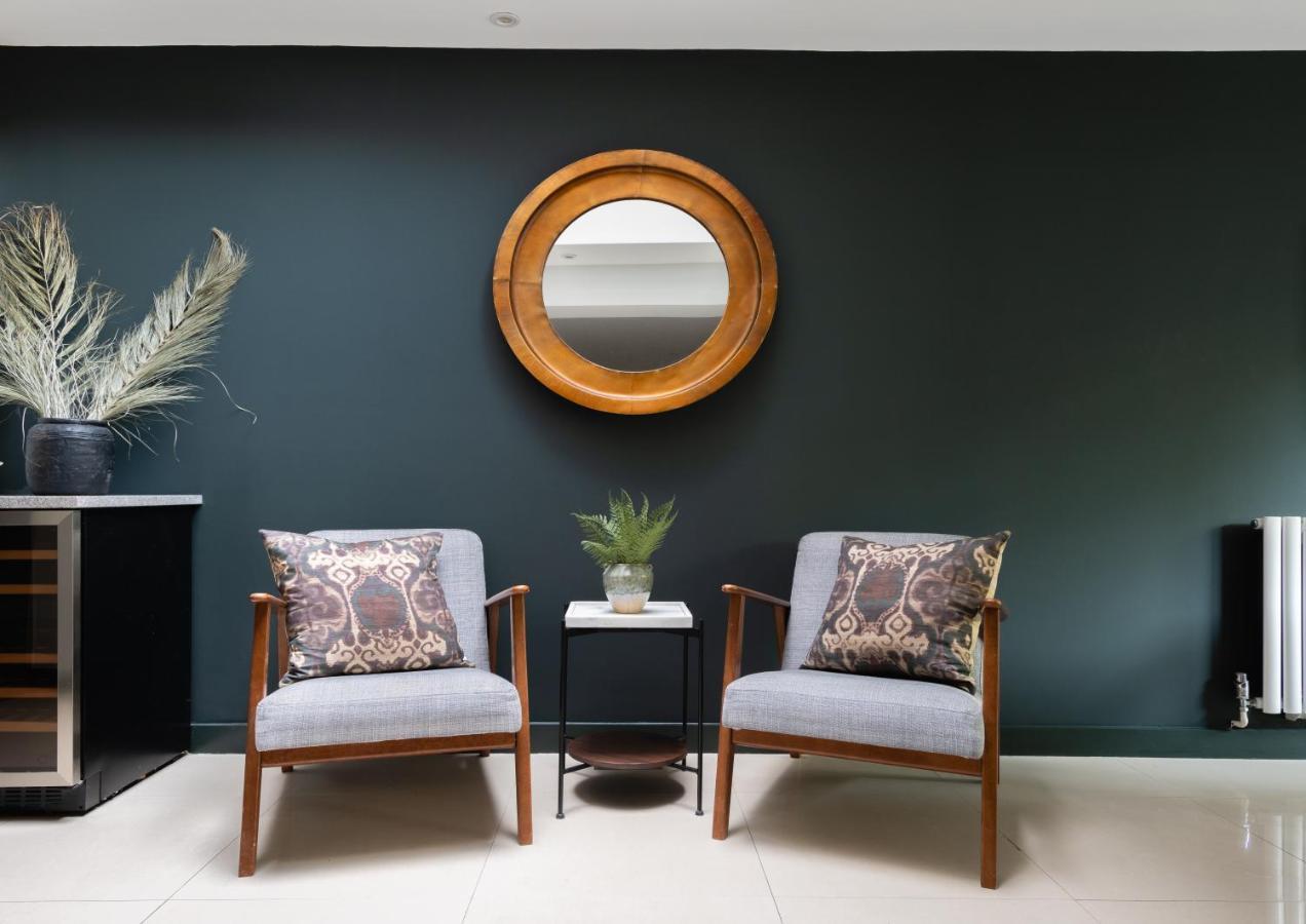 The Heart Of Shepherds Bush - Modern 2Bdr Apartment With Garden Londra Esterno foto