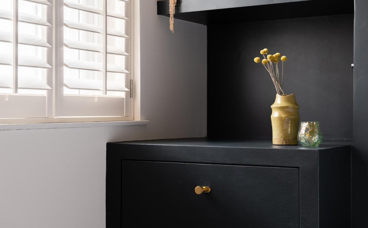 The Heart Of Shepherds Bush - Modern 2Bdr Apartment With Garden Londra Esterno foto
