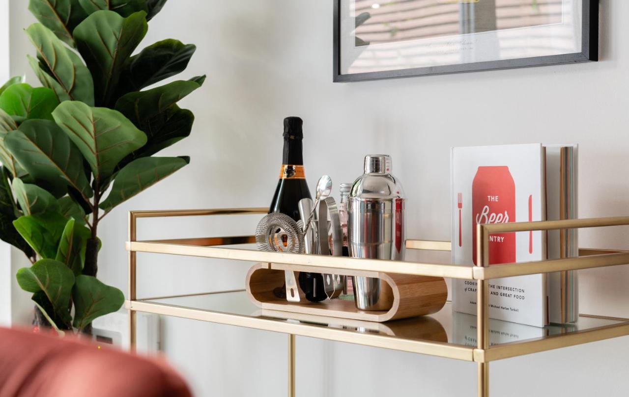 The Heart Of Shepherds Bush - Modern 2Bdr Apartment With Garden Londra Esterno foto